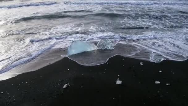 Кидаючись хвилі — стокове відео