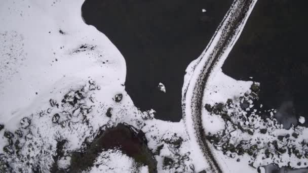 Backtrak Zdjęcia Lotnicze Podniesionymi Kształcie Kawałek Ziemi — Wideo stockowe