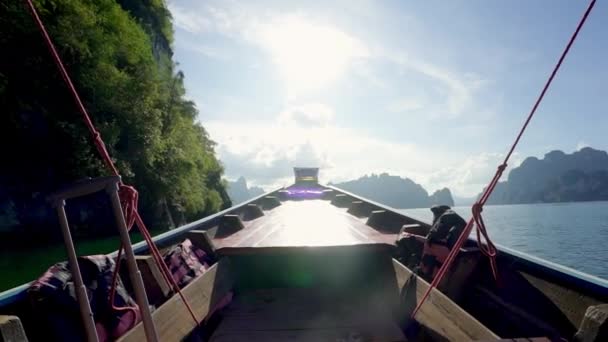 在一条船上 Cheow Lan 湖上的运动稳定中弹 框架上的耀斑 — 图库视频影像