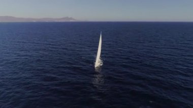 Nefes hava Akdeniz Yelkenli yelken içinden olarak çekimi.