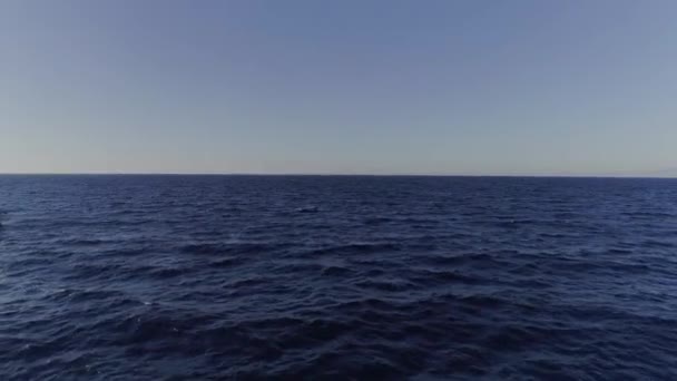 Bir Yere Gittiği Bir Beyaz Yelkenli Üzerinde Atış Dışarı Hava — Stok video