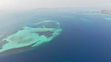 Panoramik deniz ve isalnds Bali üzerinde