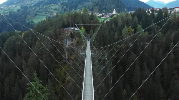 Benni Raich suspension bridge — Stock Video