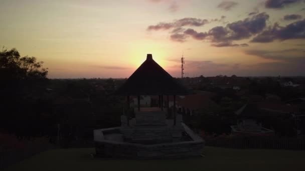 Günbatımı üzerinde Tapınak — Stok video
