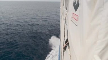 Denizlerde Feribot Yolculuğu