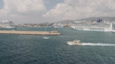 Mallorca 'da Yolcu Gemisi ve Yat