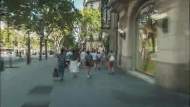 Hiper lapso de peatones en las calles de Barcelona — Vídeo de stock