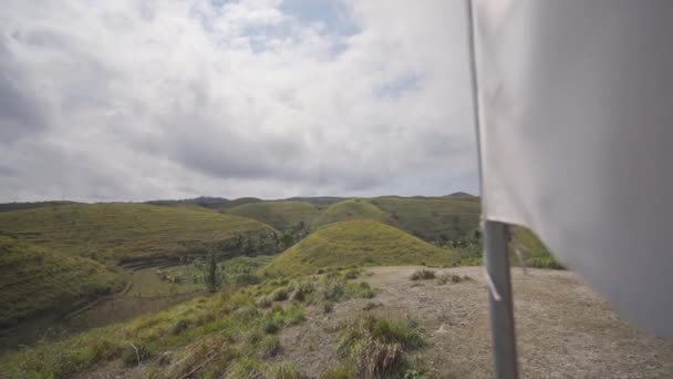 Ειρηνικό τοπίο στην Teletubbies Hills στη Nusa, Penida στο Μπαλί — Αρχείο Βίντεο