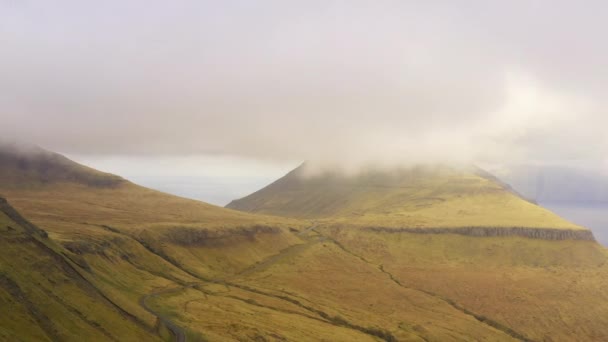 Drone vlucht over grasberg van Funningur — Stockvideo