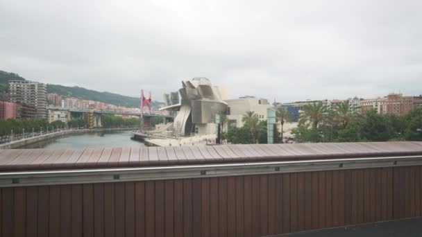 Guggenheimmuseet i Bilbao — Stockvideo