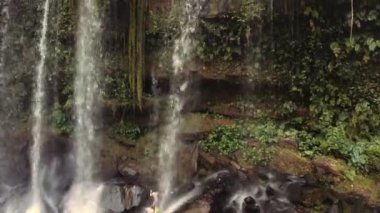 Kamboçya 'da Şelale Çekimi