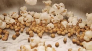 Ağzını sulandıran Yakın plan Pan 'da Patlamış Mısır Çekimi