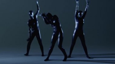 Yavaş Çekimde Dans Eden Üç Yetenekli Dansçı