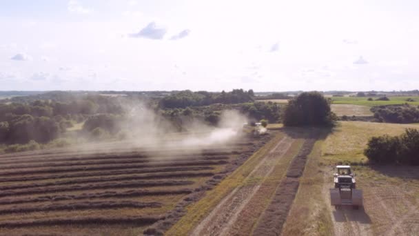 Drone lotu Dusty zbiorów gospodarstwa rolnego — Wideo stockowe
