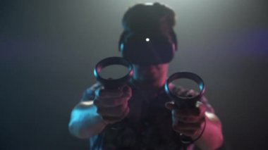 Vr Oyuncu Kulaklık Ateşleme KontrolörleriName