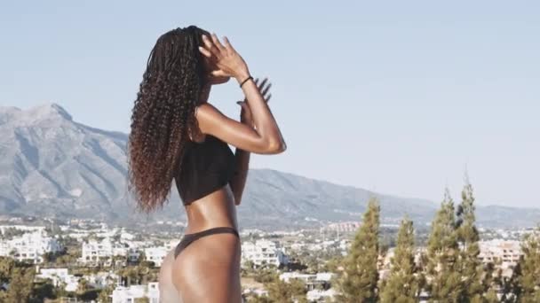 Beautiful Young Black Woman In Bikini — Stock Video
