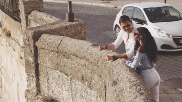 Casal glamoroso em Ronda — Vídeo de Stock