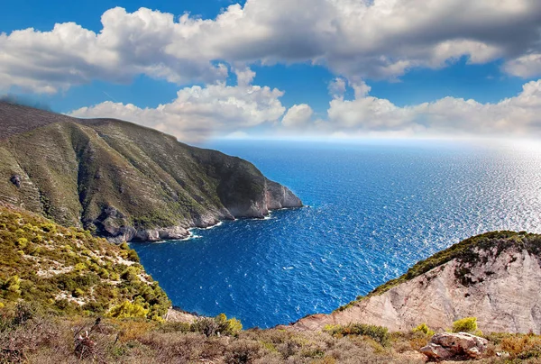 Vacker Utsikt Över Kusten Navagio Grekiska Zakynthos Havet Klarblå Och — Stockfoto