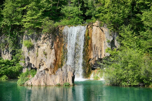 Beautiful View Waterfalls Plitvice Lakes Water Clear Turquoise Situated Croatia — Stock Photo, Image