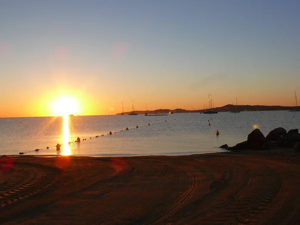 Romantis Matahari Terbit Pantai Dekat Pelabuhan Saint Tropez Prancis Eropa — Stok Foto