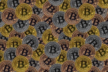Bitcoin ile pek çok bronz, gümüş ve altın sikkeler, o cryptocurrency arka plan 's.