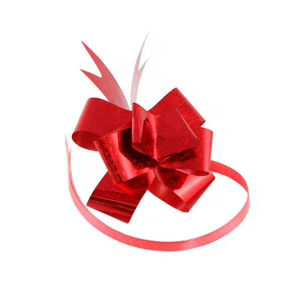 Arco de regalo rojo aislado sobre fondo blanco. Se puede utilizar para envolver regalos de Navidad y cumpleaños.. — Foto de Stock