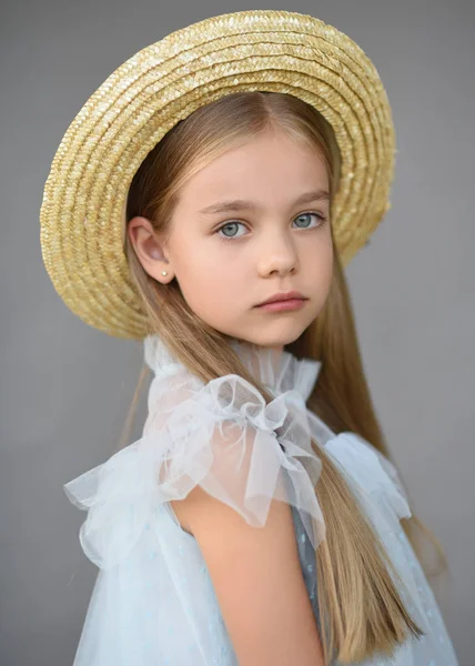 Retrato Menina Livre Verão — Fotografia de Stock