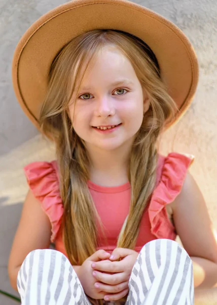 Retrato Niña Aire Libre Verano — Foto de Stock