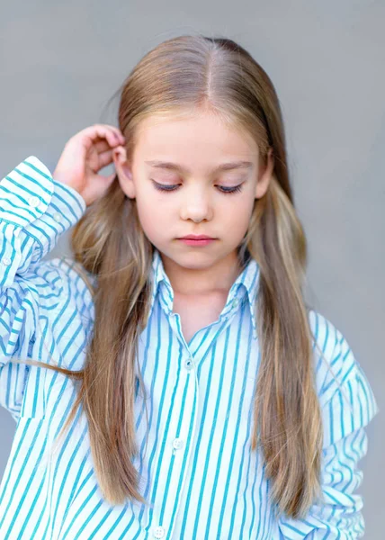 Portrait Little Girl Outdoors Summer — Stock Photo, Image