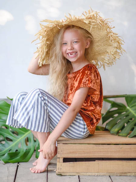 Retrato Niña Aire Libre Verano — Foto de Stock