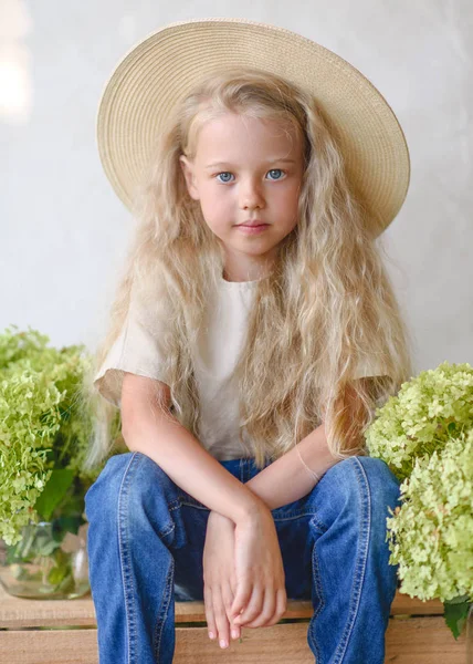 Retrato Menina Livre Verão — Fotografia de Stock