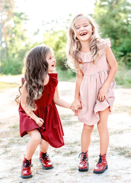 Portrait Two Girls Girlfriends Summer Nature — Stock Photo, Image