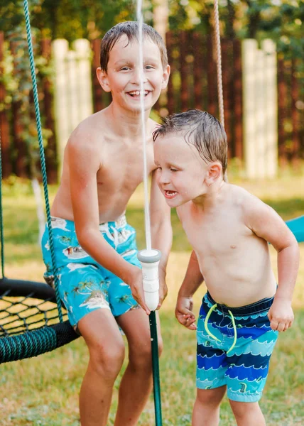 Porträt Zweier Jungen Sommer Freien — Stockfoto