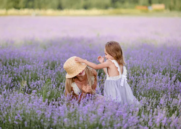 Ritratto Due Sorelle Campo Lavanda — Foto Stock