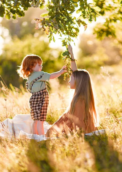 Retrato Niño Una Niña Verano —  Fotos de Stock