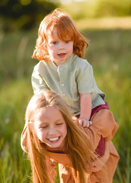 Portrait Boy Girl Summer — Stock Photo, Image