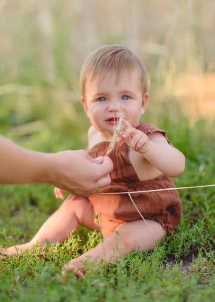 Portrait Little Girl Outdoors Summer — Stock Photo, Image