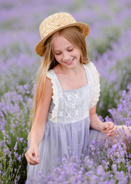 Portrait Little Girl Outdoors Summer — Stock Photo, Image