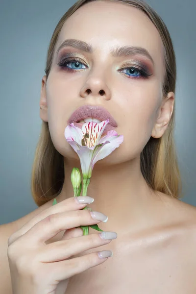 Retrato Uma Menina Bonita Menina Glamourosa — Fotografia de Stock