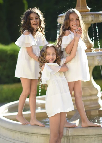 Portrait Three Girls Girlfriends Nature — Stock Photo, Image