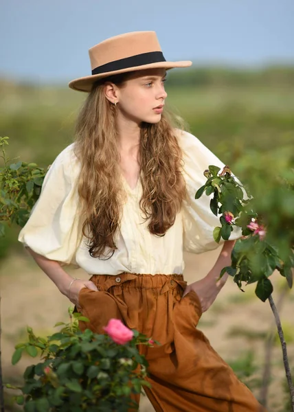 Portrait Fashion Model Girl Nature — Stock Photo, Image