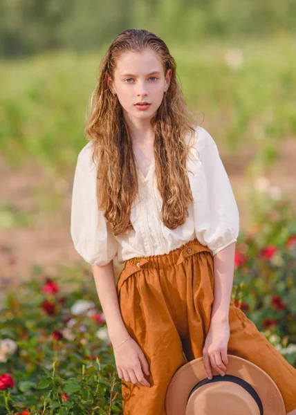 Portrait Little Girl Outdoors Summer — Stock Photo, Image