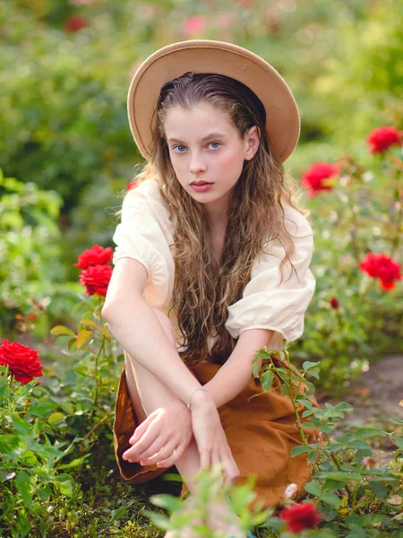 Retrato Menina Livre Verão — Fotografia de Stock