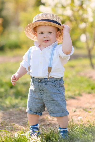 Retrato Niño Jugando Naturaleza Verano — Foto de Stock