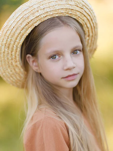 Portrait Petite Fille Plein Air Été — Photo