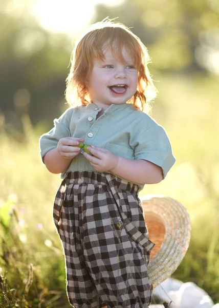 Ritratto Bambino Natura — Foto Stock