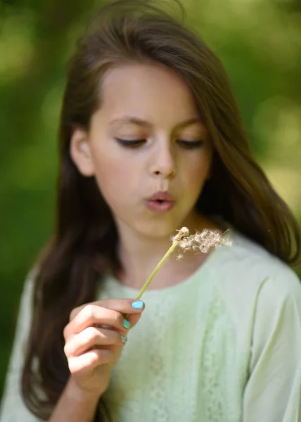 Portrait Young Girl Outdoors Summer — Stock Photo, Image