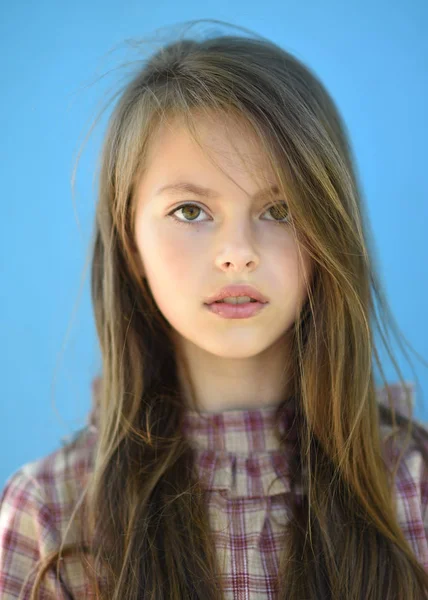 Portret Młodej Dziewczyny Zewnątrz Lecie — Zdjęcie stockowe