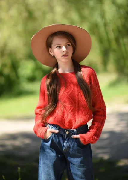 Portrait Little Girl Outdoors Summer — Stock Photo, Image