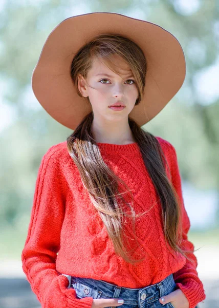 Portrait Little Girl Outdoors Summer — Stock Photo, Image